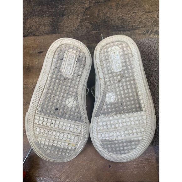 Children’s Place Little Kids 4 Sparkle Glitter Faux Leather Slip On Kitten Shoes - Picture 9 of 11